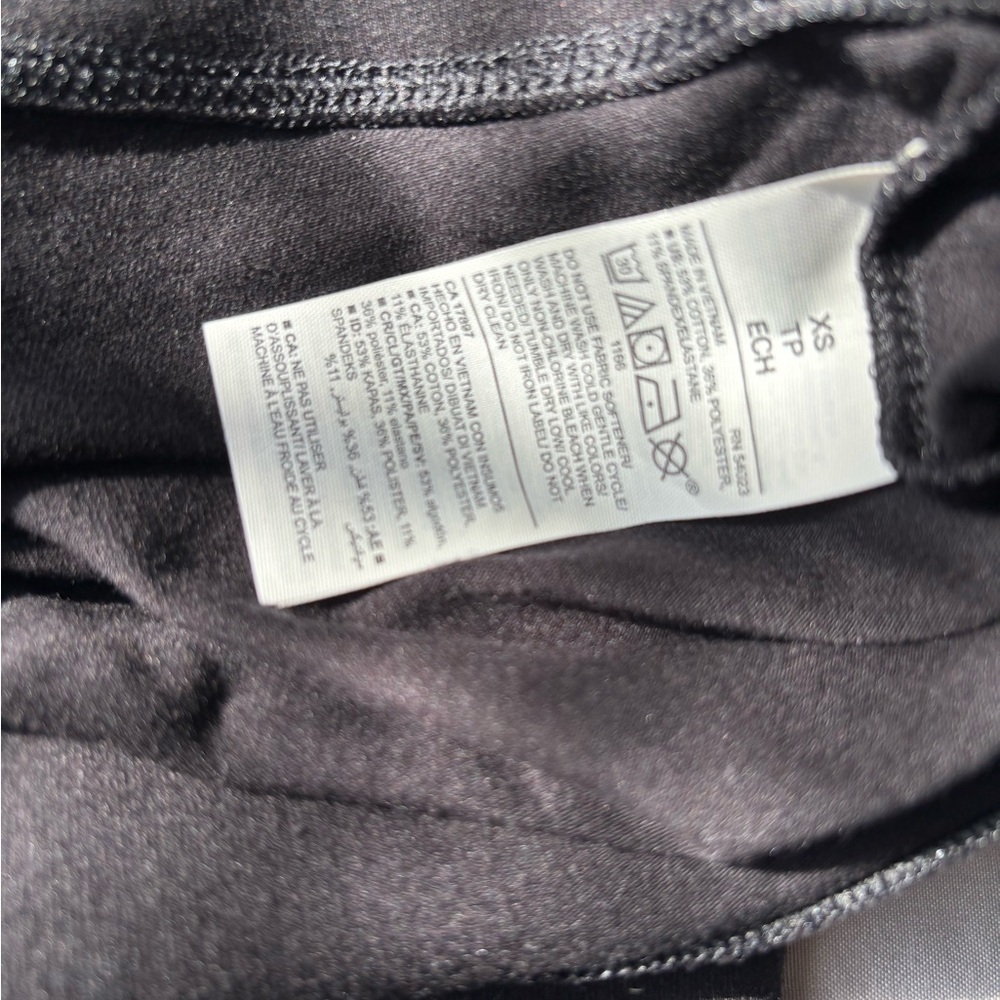 Old Navy Women's Maternity Classic Black Leggings - Picture 5 of 5